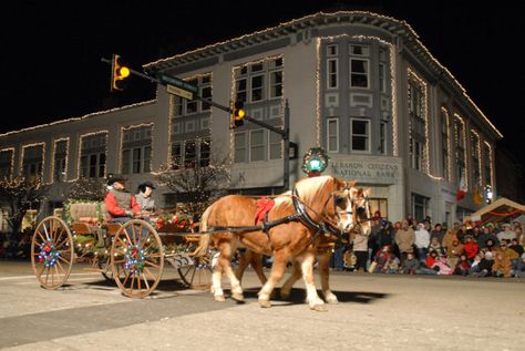 2. Lebanon Christmas Cave, Ohio Getaways, Ohio Attractions, Lebanon Ohio, Christmas Towns, Ohio Travel, Christmas Festival, Winter Festival, Summer Music