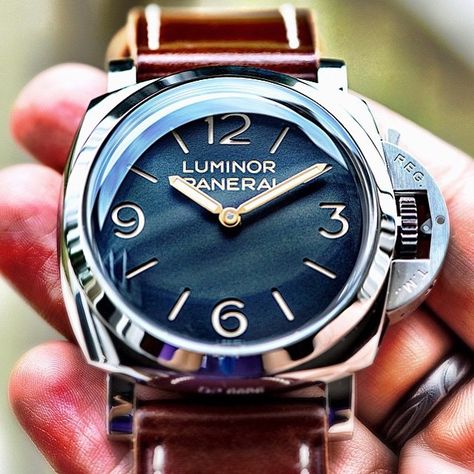 Best Looking Watches, Watches For Ladies, Mens Designer Watches, Swiss Army Watches, Panerai Watches, Panerai Luminor, Best Watches For Men, Modern Watches, Fossil Watches