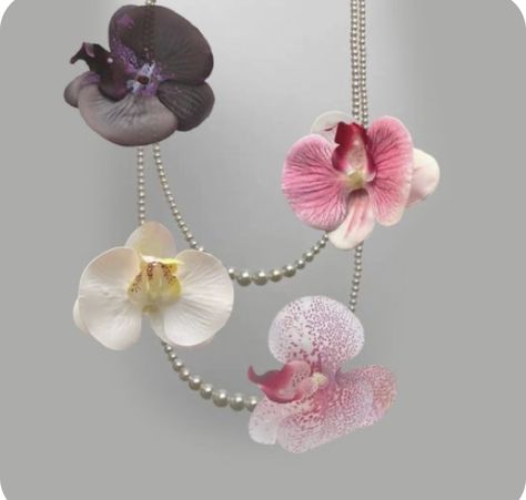 Orchid Fashion, Romantic Sweater, Colorful Pearl Necklace, Orchid Necklace, Happy Star, Flower Chain, Necklace Packaging, Necklace Trendy, Sweet Jewelry