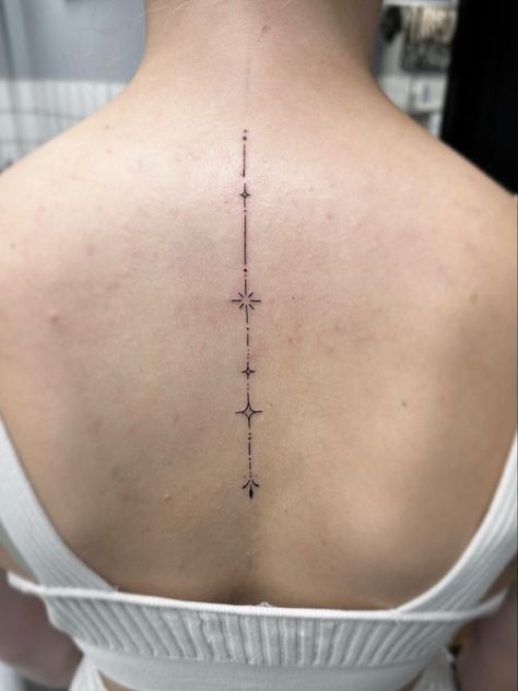 Spine tattoo, miniature tattoo, small tattoo #tattoosforwomen #tattoo #spinetattoo Simple Spine Tattoo Women, Dainty Spine Tattoos For Women, Women Spine Tattoo Ideas, Simple Spine Tattoo, Women Spine Tattoo, Spine Tattoo Ideas For Women, Miniature Tattoo, Code Tattoo, Vertical Tattoo