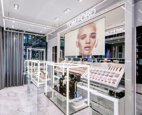 Inside Tom Ford’s first standalone beauty store in London | Tucked between the columns of the historic Covent Garden piazza, in the heart of London, Tom Ford Beauty houses its comprehensive range of fragrance, make-up, and skin care products for both male and female modern day groomers. The store is made up of six specialised rooms concocted from grey glass, marble counters, mirrors galore, and the high(est) tech possible #tomford #beauty Tom Ford Beauty, Perfume Store, Makeup Store, House Of Beauty, Cosmetic Shop, Store Design Interior, Supermodels Runway, Luxury Fragrance, Store Interior