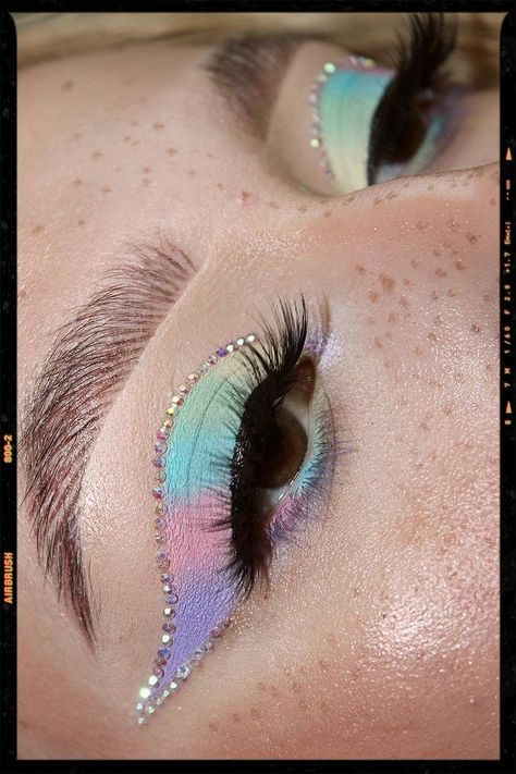 Easter Makeup Easter Makeup Looks Pastel Colors, Pastel Color Makeup, Pastel Rainbow Eyeshadow, Cute Easter Makeup Ideas, Cute Easter Makeup, Unicorn Face Makeup, Easter Eye Makeup, Easter Eyeshadow Looks, Pastel Rainbow Makeup