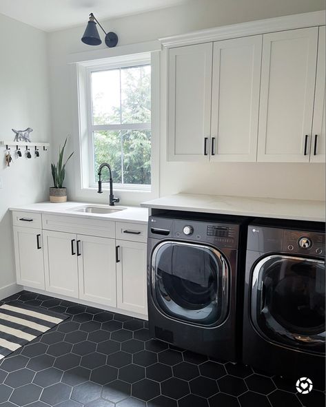 Modern Farmhouse Laundry Room by B&B WEEKS DESIGN #laundryroom #neutrallaundryroom #modernfarmhouselaundryroom Black And White Striped Rug, Modern Farmhouse Laundry, Modern Farmhouse Laundry Room, House Laundry Room, Mudroom Remodel, White Laundry Rooms, Small Laundry Room Makeover, Farmhouse Laundry, Modern Laundry Rooms