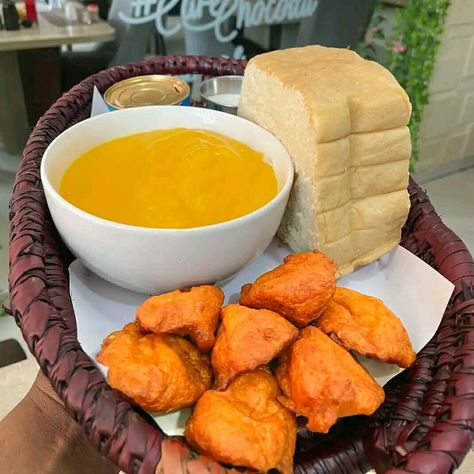 Nigerian Bread, Naija Food, Custard Bread, Nigerian Dishes, Nigerian Foods, African Recipe, African Recipes Nigerian Food, Valentines Breakfast, Bean Cake