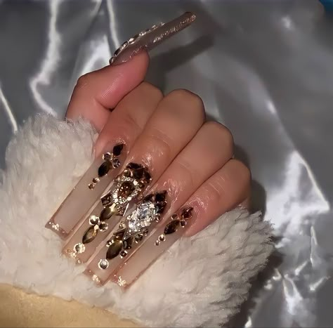 Masquerade Acrylic Nails, Gold Long Acrylic Nails, Gold Nails With Rhinestones, Cute Nail Designs Short Nails, Gold Bling Acrylic Nails, Bling Acrylic Nails Rhinestones, Short Nails Holiday, Long Nails Bling, Gold Bling Nails