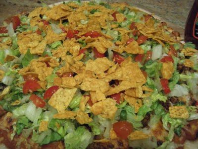 Happy Joe's taco pizza recipe!  This makes me so happy!  When I am in Iowa I will eat this until my stomach hurts, and then I will have one more piece. Taco Pizza Recipe, Pizza Taco, Taco Pizza Recipes, Pizza And Beer, Taco Pizza, Colby Jack, Mini Pizza, Pizza Recipe, Homemade Pizza