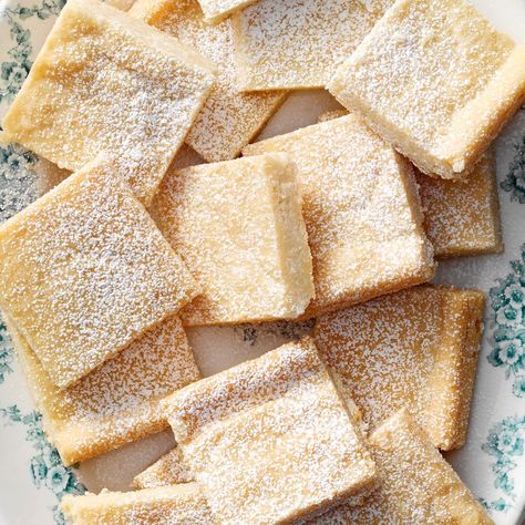 Buttery 3-Ingredient Shortbread Cookies 3 Ingredient Shortbread, Shortbread Recipe Easy, Butter Shortbread Cookies, Shortbread Recipe, Basic Cookies, Cake Mug, Christmas Desserts Easy, Baking Recipes Cookies, Shortbread Recipes