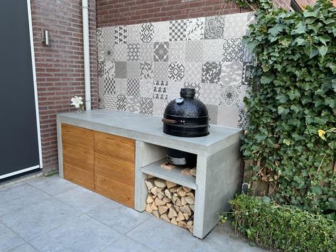 Grill Ideas Backyard, Bbq Grill Ideas, Backyard Bbq Ideas, Bbq Aesthetic, Small Bbq, Farmhouse Backyard, Concrete Outdoor Kitchen, Small Outdoor Kitchens, Grill Ideas