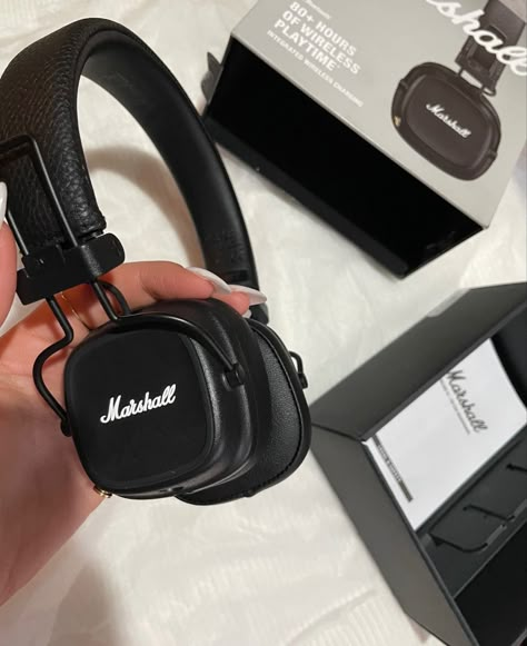 Marshall Major Iv, Headphone Aesthetic, Marshall Headphones, Marshall Major, Mens Bedroom Decor, Instagram Photo Ideas Posts, Computer Technology, Airport Style, I Got It