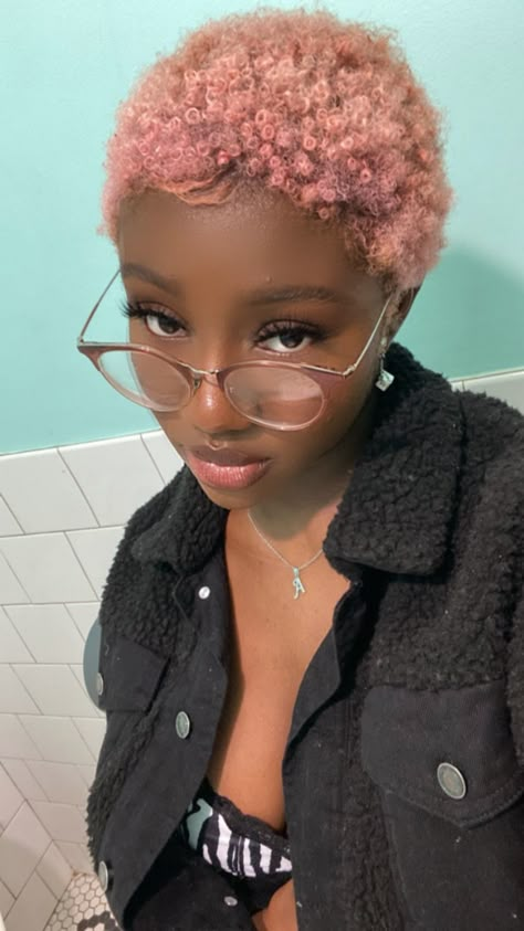 Coloured Short Hair For Black Women, Hair Dye Colours Black Women, Pink 4c Natural Hair, Light Pink Short Hair Black Women, Rose Gold Natural Hair, Pink Afro Hair Black Women, Short Dyed Hair Black Women 4c, Short Hair Dye Ideas Black Women, Pretty Hair Color For Short Hair