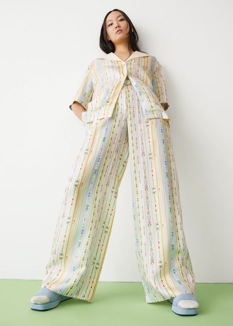 South Korean Fashion, Minju Kim, Wide Trousers, Silk Trousers, Daily Style, Printed Silk, Fashion Story, South Korean, Mulberry Silk