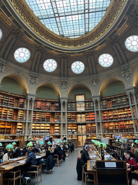 Parisian Library, Paris Life, Paris Rooftops, France Aesthetic, Library Aesthetic, Dream School, People Dancing, Law School, Dream Homes