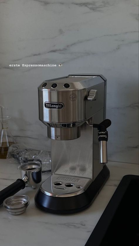 Delonghi Coffee Machine, Coffee Maker Aesthetic, Espresso Machine Aesthetic, Delonghi Espresso Machine, Tiny Aesthetic, Small Espresso Machine, Coffee House Cafe, Coffee Machine Design, Make Cold Brew