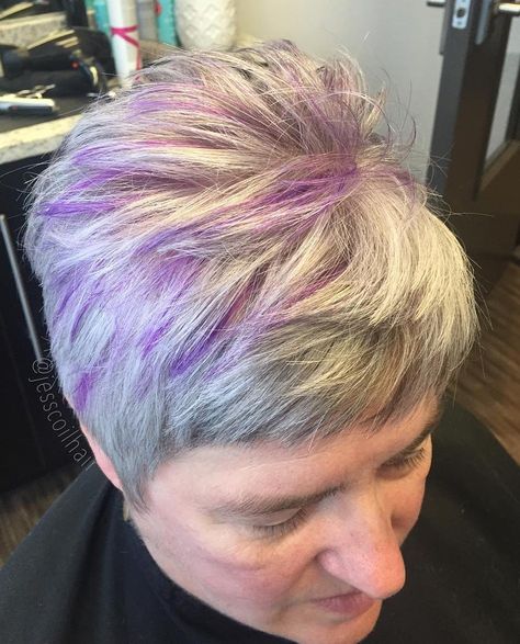 Short+Choppy+Blonde+Hairstyle Short Gray Hair With Purple Highlights, Grey Hair With Purple Highlights, Hair With Purple Highlights, Hair With Purple, Purple Grey Hair, Lavender Highlights, Purple Hair Highlights, Hair Care Ideas, Blonde Hairstyle