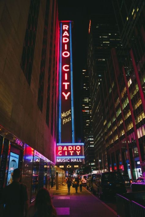 Downtown Photoshoot, Concert Venues, New York Vibes, New York Buildings, Nyc Night, Acid Rock, New York City Aesthetic, Wall Pics, New York Vacation