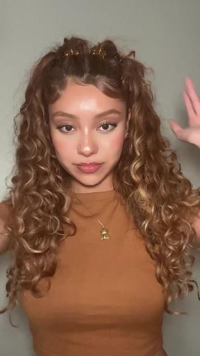 jazmina 🧚🏻‍♀️✨ on TikTok Mini Hair Clips Hairstyles Curly Hair, Mini Butterfly Clips Hairstyles Curly Hair, Butterfly Clips Curly Hair, Mini Clip Hairstyles, Butterfly Clips Hairstyles, Hair Clips Hairstyles, What I Deserve, Teen Fame Dr, Cute Curly Hairstyles