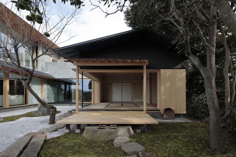 Gallery of T3 House / CUBO design architect - 33 International Couple, Modern Japanese Architecture, Japanese Buildings, Terrasse Design, Design Architect, Antonio Citterio, Wooden Structure, Kamakura, Japanese Architecture