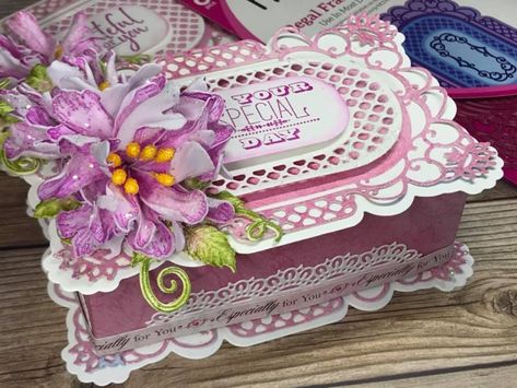 Heartfelt Creations Cards Tutorials, Homemade Gift Boxes, Heartfelt Creations Flowers, Box Cards Tutorial, Paper Flowers Diy Easy, Exploding Box Card, Heartfelt Creations Cards, Creative Flower Arrangements, Anna Griffin Cards