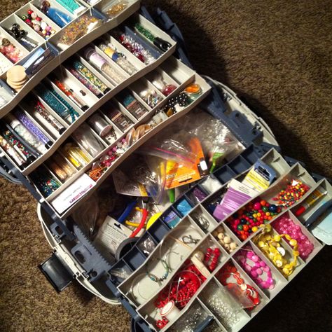 My husband suggested a fishing tackle box used for holding jewelry beads, tools and finding. Snackle Box, Fishing Tackle Box, Bead Storage, Organized Chaos, Mickey Christmas, Busy Bags, Tackle Box, Organizing Ideas, Jewelry Beads