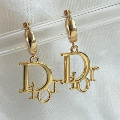 Dior Earrings, Expensive Jewelry Luxury, Jewelry Accessories Ideas, Dior Jewelry, Dope Jewelry, Expensive Jewelry, Classy Jewelry, Funky Jewelry, Jewelry Lookbook