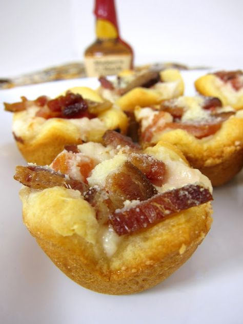 Kentucky Hot Brown Bites Hot Brown Bites, Kentucky Hot Brown, Hot Brown, Plain Chicken, Buffalo Chicken Dip, Derby Party, Think Food, Finger Food Appetizers, Party Food Appetizers