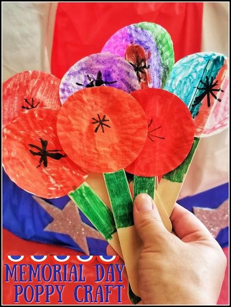 Memorial Day Poppy Kids Craft Memorial Day Poppy, Crafts For Family, Memorial Day Poppies, Poppy Craft, Kindergarten Activity, Remembrance Poppy, Keepsake Crafts, Children Activities, Growing Gardens