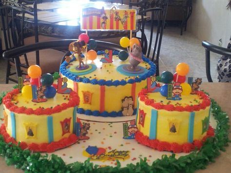 Madagascar circus cake 3 Ring Circus Birthday Cake, Madagascar Circus, Carnival Birthday Cakes, Circus Birthday Cake, Madagascar Party, Circus Cakes, Carnival Parties, Circus Cake, Spring School