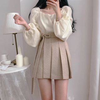 Korean style (한국 스타일)🇰🇷 (@k.orean.style) • Instagram photos and videos Beige Kawaii, Light Academia Fashion, Light Academia Outfit, Academia Aesthetic Outfit, Rok Outfit, Hogwarts Dr, Romantic Aesthetic, Outfit 2023, Date Night Outfits