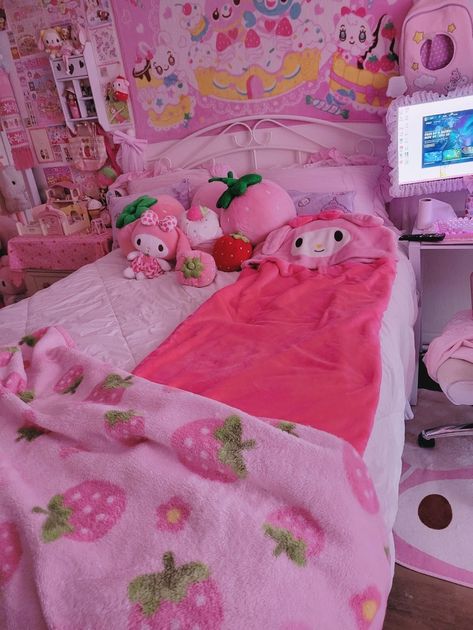 Cutecore Bed, Cutecore Strawberry, Clown House, Cutecore Room, Kawaii Room Ideas, Hello Kitty Room Decor, Kawaii Bedroom, Sanrio Pink, Bedroom Stuff