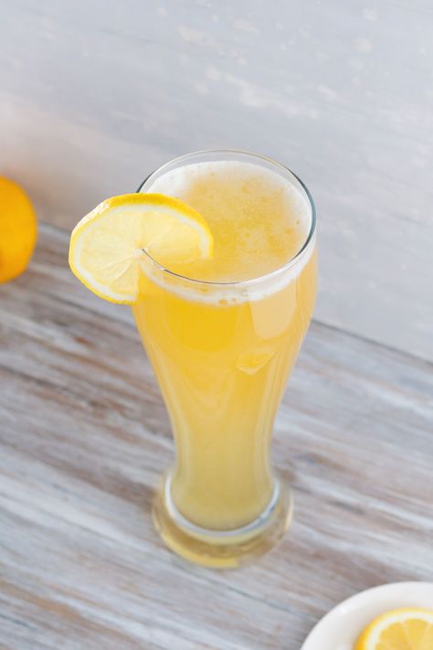 Lemon Beer, Lemon Juice Benefits, Summer Shandy, Best Lemonade, Hot Lemon Water, Lemon Health Benefits, Lemon Water Benefits, Lemon Benefits, Summertime Drinks