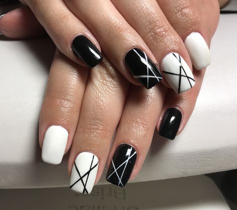 Black Geometric Nails, Nail Polish Art Designs, Short Nail Manicure, Pink Keychain, Fingernail Designs, Hello Nails, Nail Polish Art, Black Nail Designs, Colorful Nail Designs