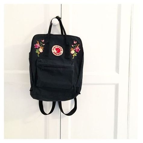 Embroidery Aesthetic, Books And Tea, Kanken Classic, Fjällräven Kånken, Embroidered Backpack, Diy Vetement, Aesthetic Flower, Cute Backpacks, Embroidery Patches