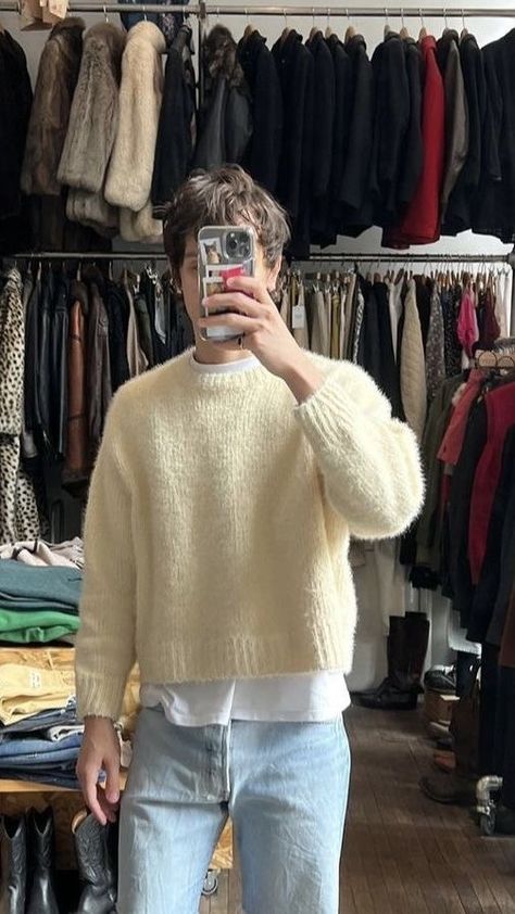 Vintage Sweater Outfit, Christmas Outfit Men, Outfit Informal, Sweater Outfits Men, Classy Streetwear, Streetwear Fall, Aesthetic Outfits Men, Hot Sweater, Instagram Jewelry