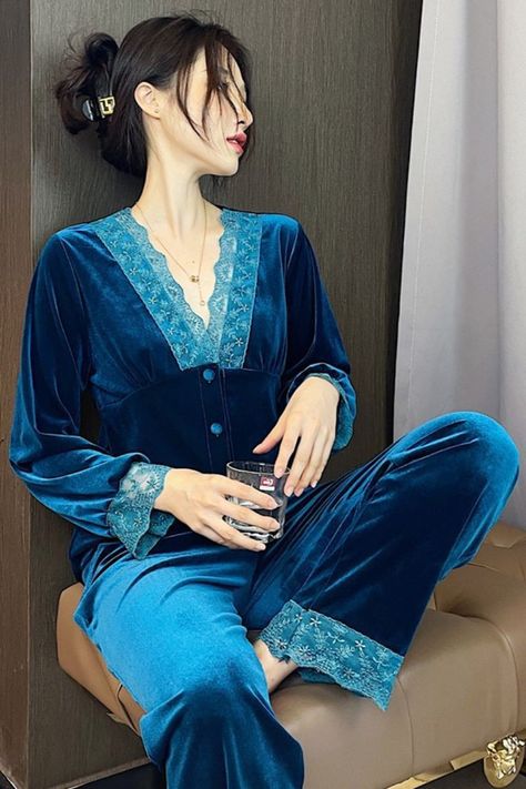 Velvet Night Suit For Women, Velvet Night Suit, Night Suits Pajama Set, Velvet Outfits For Women, Night Wear For Women, Night Suits For Women, Autumn Pajamas, Home Clothes Women, Velvet Pajamas