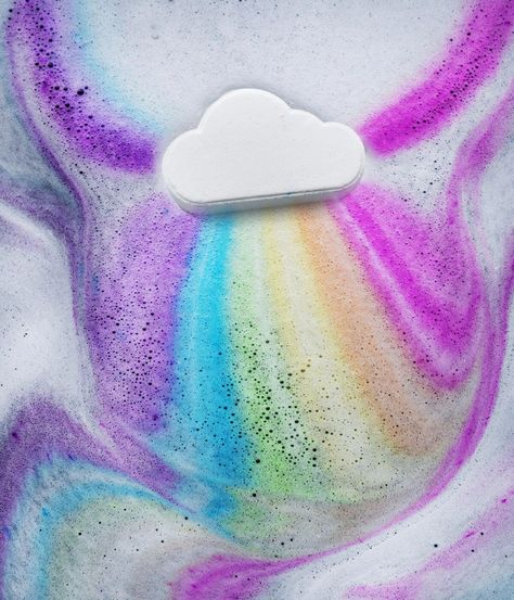 Rainbow Bath Fizzy: Turn your bath into a rainbow! Vat 19, Rainbow Bath Bomb, Selfcare Skincare, Soap Colorants, Bath Fizzers, Fruit Scent, Natural Aromatherapy, Bath Fizzies, Bath Time Fun