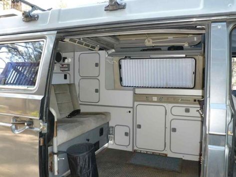 Modified Rear Cabinets Volkswagen Bus Interior, Vw T3 Camper, Kombi Camper, Vanagon Westfalia, Nissan Vans, Pop Up Tent Trailer, Vw Bus Interior, Vw T3 Syncro, Vw Splitscreen