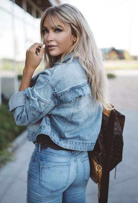 Cara Loren Hair, Cara Loren Style, Cara Loren, Formal Hairstyles For Long Hair, Stunning Hairstyles, Blonde Hair Looks, Let Your Hair Down, High Waist Denim, Haircuts Straight Hair