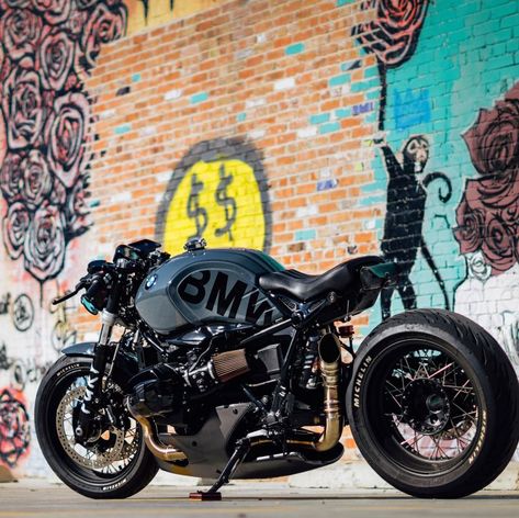 ▷ BMW R9T Cafe Racer 'Fury' by The Cafe'd Racer Bmw R9t, Bmw R Nine T, Cafe Racer Parts, R Nine T, Cafe Racer Design, Bike Bmw, Bmw Scrambler, Мотоциклы Cafe Racers, Track Toy