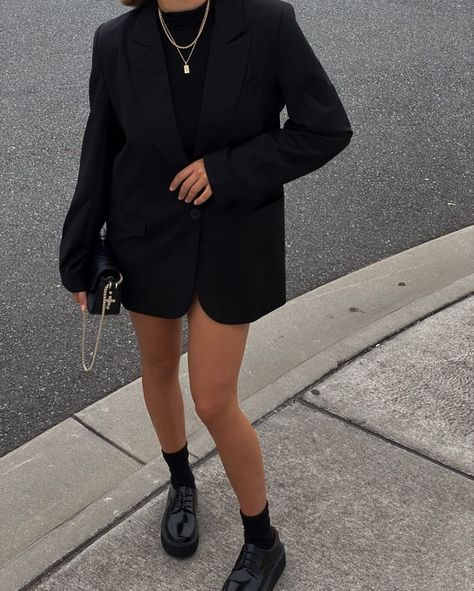 Oversized Blazer Dress, Total Black Outfit, Oversized Blazer Outfit, Black Summer Outfits, Black Blazer Outfit, Blazer Outfits For Women, 2020 Style, Fantasy Wardrobe, Mia 3