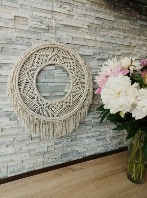 Round Macrame Wall Hanging, Round Macrame, Art Macramé, Macrame Mandala, Wall Hanging Diy, Macrame Wall Art, Macrame Ideas, Macrame Decor, Macrame Knots