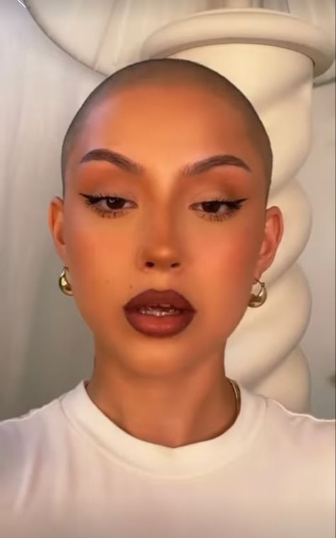 Black Bald Women Style, Baldie Baddie, Bald Baddie, Buzz Haircut, Shaved Hair Women, Bald Head Women, Face Beat Makeup, Shaved Hair Cuts, Shaved Head Women