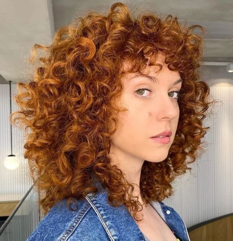 Deva cut: all you need to know about the curly hair cut | Kurlify Deva Curl Cut, Curl Cut, Curly Hair Color Ideas, Curly Hair Cut, Curly Hair Color, Curly Hair Specialist, Wolf Cuts, Deva Cut, Curly Cuts