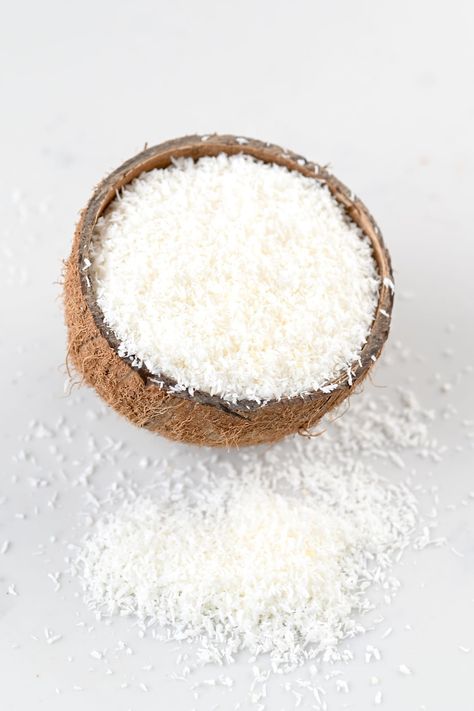 How To Make Shredded Coconut (Desiccated Coconut) - Alphafoodie Gluten Free Flour Substitutions, Shampoo Commercial, Keto Flour, Coconut Products, Food Lovers Recipes, Vanilla Powder, Ice Cream Flavor, Getting More Energy, Desiccated Coconut