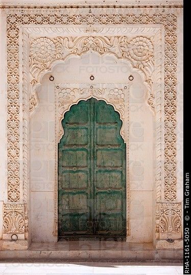 Moti Mahal, doors to the Zenana Deodi harem at Mehrangarh Fort at Jodhpur in Rajasthan, Northern India Haveli Aesthetic, Indian Arches, Historical Doors, Mumbai Architecture, Mehrangarh Fort, India Architecture, Ancient Indian Architecture, Mughal Architecture, Indian Doors