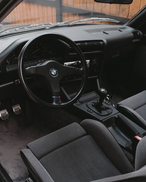 Bmw E30 Interior, Accessories Organization, 31 Years Old, Car Dream, Wallpaper Car, Tokyo Drift Cars, Bmw Interior, Slammed Cars, Bmw Wagon