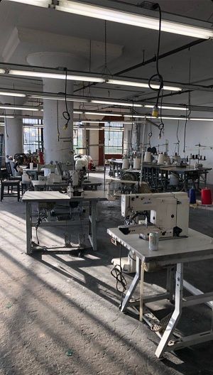 Sewing Aesthetic, Fabrication Work, Fashion Dream Job, Sewing Factory, Fashion Designer Studio, Pattern Photography, Become A Fashion Designer, Sewing Workshop, Dream Studio