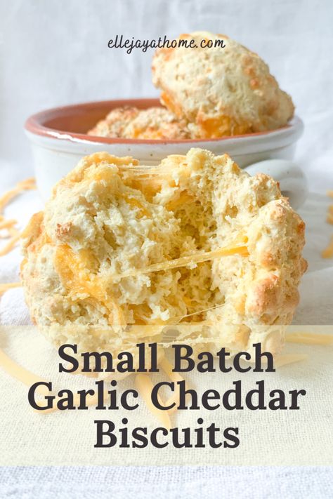 Small-Batch Garlic Cheddar Biscuits, an Easy Side to Go with Any Dinner! - Elle Jay at Home