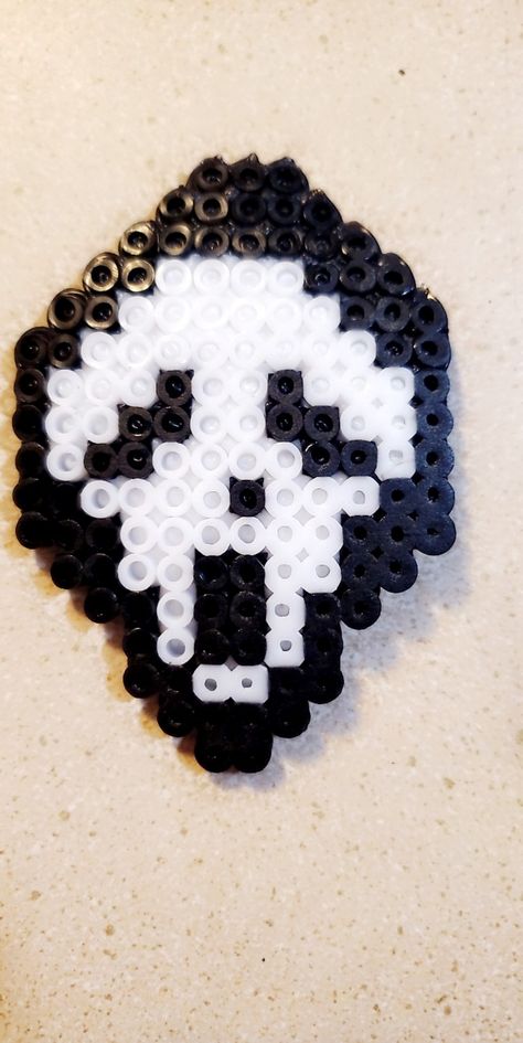 Scream Perler Beads, Scream Art, Hamma Beads, Fusion Beads, Beads Designs, Melty Beads, Ghost Face, Iron Beads, Ghost Faces