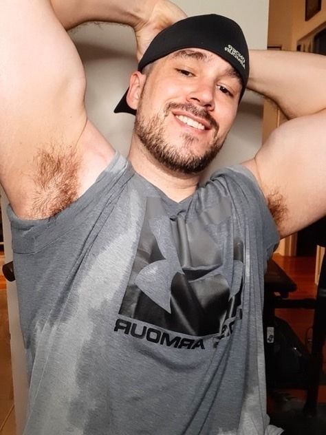 A dedication to one of my favorite parts of the male body : ARMPITS (courtesy of Ztebanzwankbank) Armpits Smell, Buff Guys, Hot Dads, Muscular Men, Attractive Guys, Mens Hairstyles Short, Body Hair, White Boys, Poses For Men