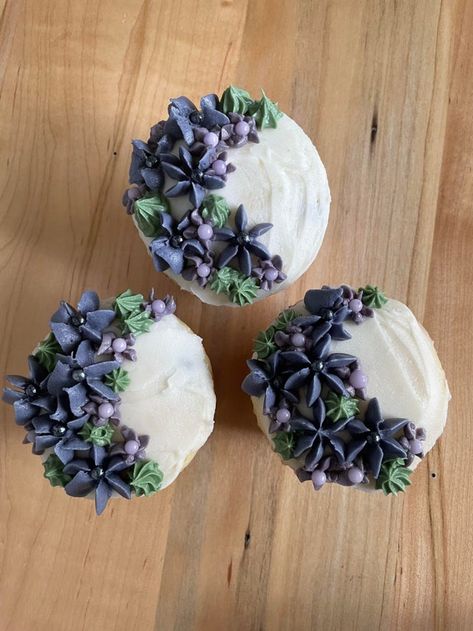 Lemon Blueberry Cupcakes, Pictures Of Cakes, Blueberry Cupcakes, Cupcakes Ideas, Leftover Cake, Lemon Cupcakes, Types Of Cakes, Lemon Blueberry, Creative Cakes